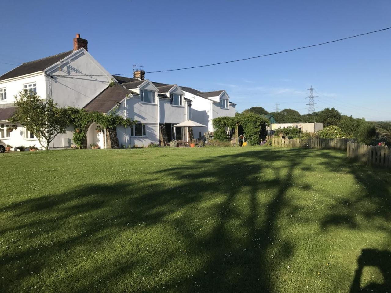 Brynawel Farm B&B Pontlliw Kültér fotó